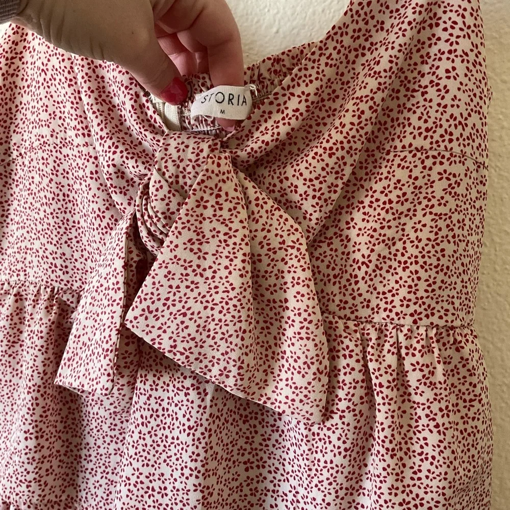 BABYDOLL DRESS layered red and white floral pattern size medium - Picture 5 of 7
